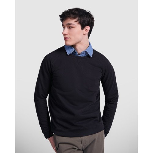 Man's raglan long-sleeve...