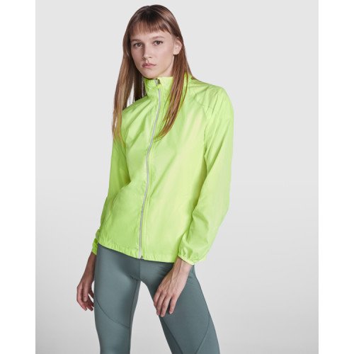 Prigludusi vėjo striukė...