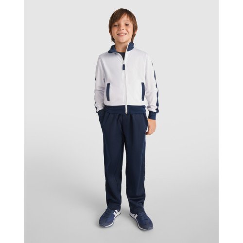 Laste spordiriietus...